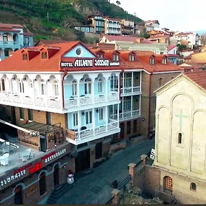Aivani Old فندق
